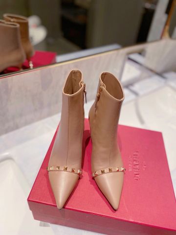 Boot VALENTINO* mũi nhọn tán đinh vàng da bò lỳ SIÊU CẤP