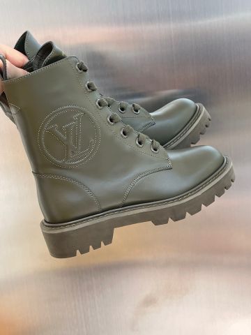 Boot LV* cổ lỡ da bò mềm dáng khoẻ VIP 1:1