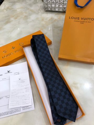 Cravat LV* hoạ tiết karo đẹp lịch lãm cao cấp