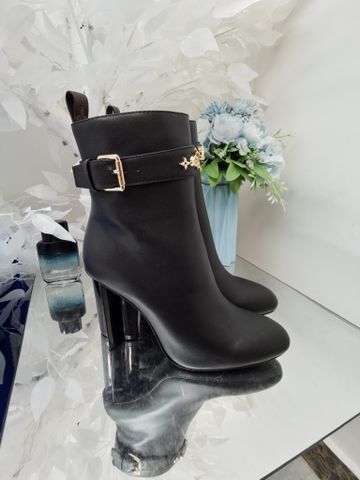 Boot LV* cổ lỡ da bò lỳ mềm cao 9,5cm đai nẹp chữ vàng đẹp SIÊU CẤP