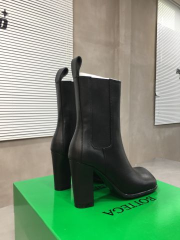 Boot BOTTEGA* VENETA* cổ lỡ da bò mềm gót cao 8cm