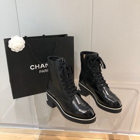 Boot chanel* buộc dây da bóng kiểu đẹp màu trắng và đen SIÊU CẤP