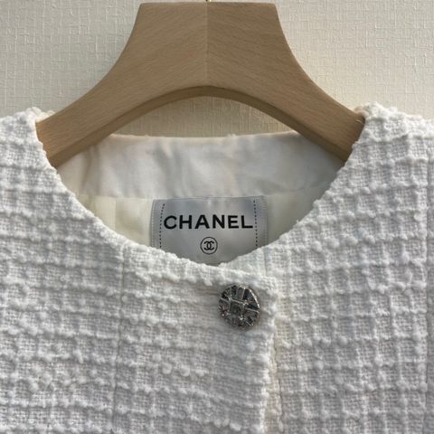 Áo khoác dạ nữ chanel* trắng khuy bạc đẹp sang VIP 1:1