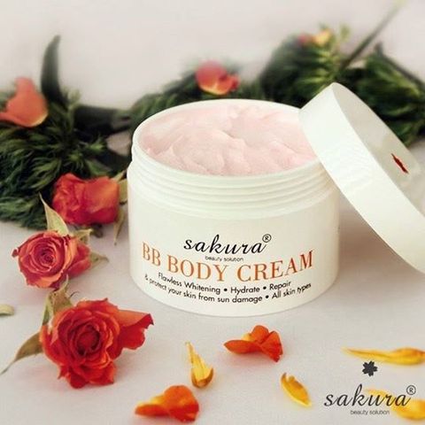  Kem dưỡng thể trang điểm trắng da Sakura Skin Whitening BB Body Cream 