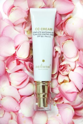  Kem Sakura CC cream SPF50+ PA++++ dưỡng trắng che khuyết điểm hoàn hảo 