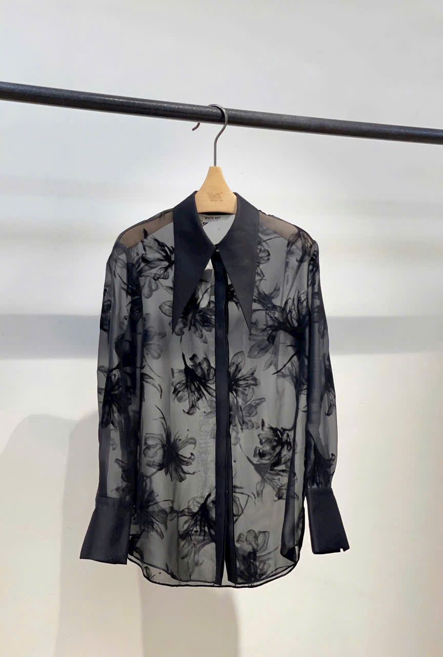CARYLN POINTED COLLAR SHIRT