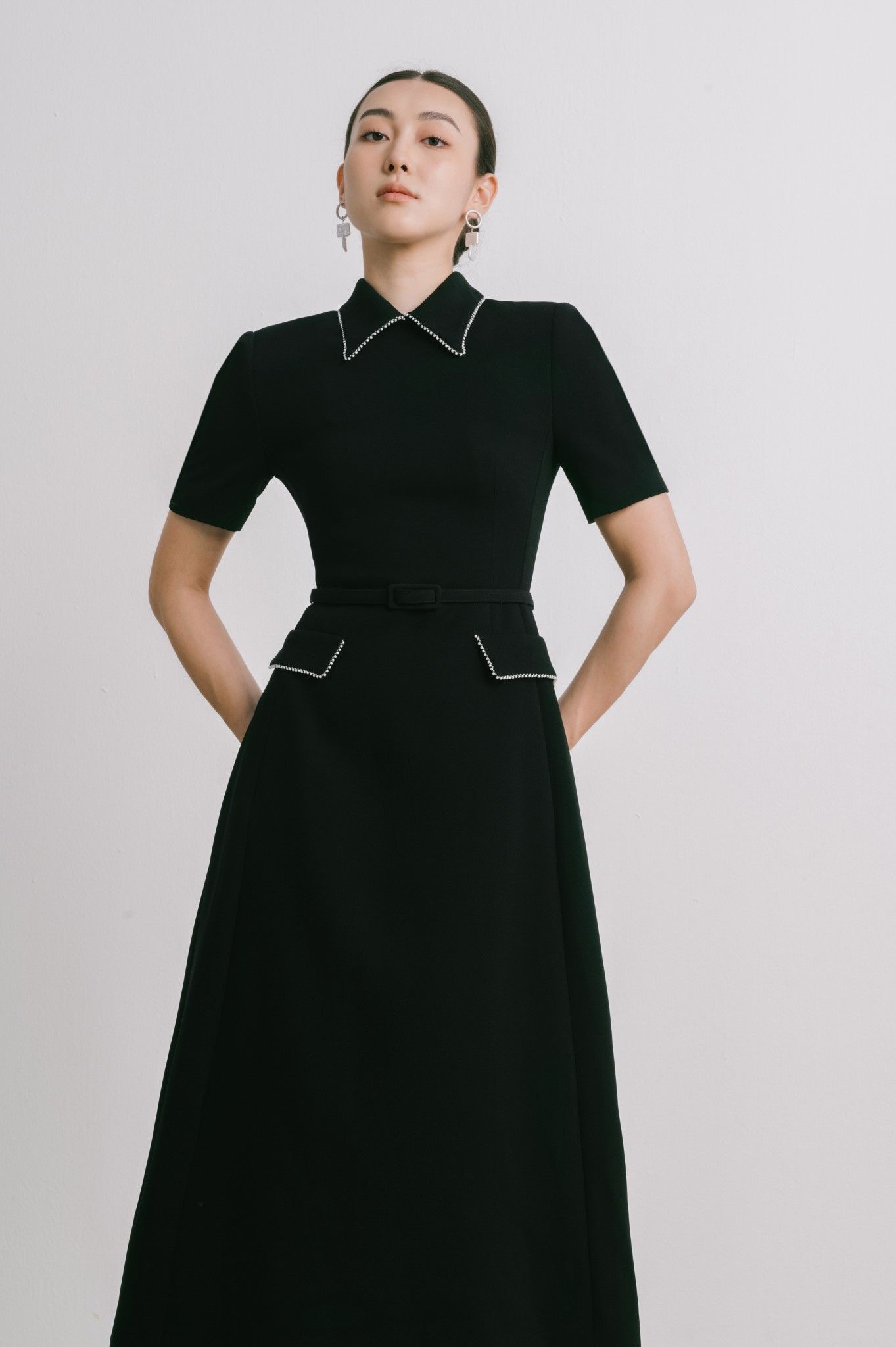 ILY CHAIN DETAIL MIDI DRESS