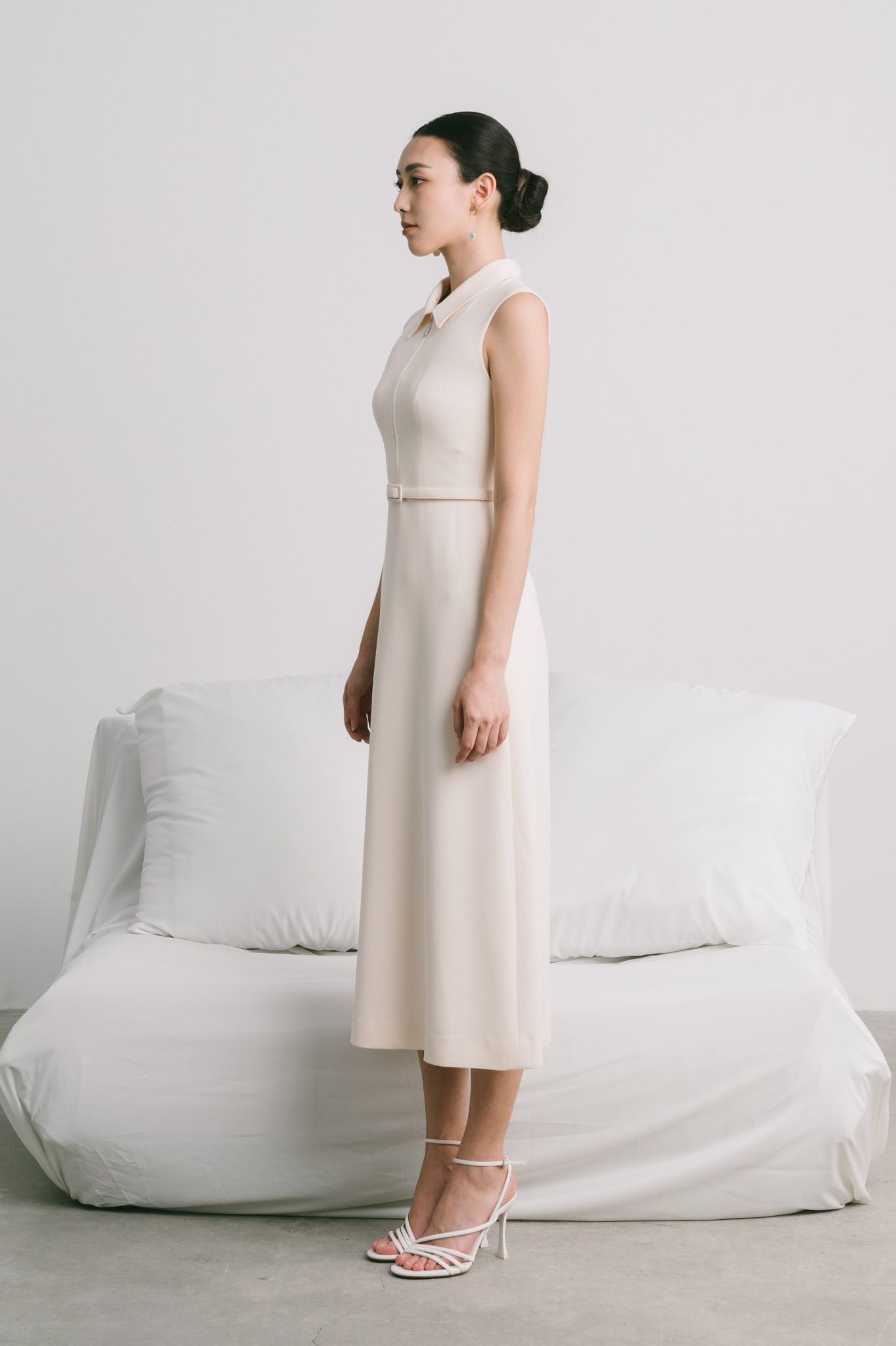 Đầm Suông Không Tay Nữ White Ant SOPHIA MIDI DRESS 120400246.002