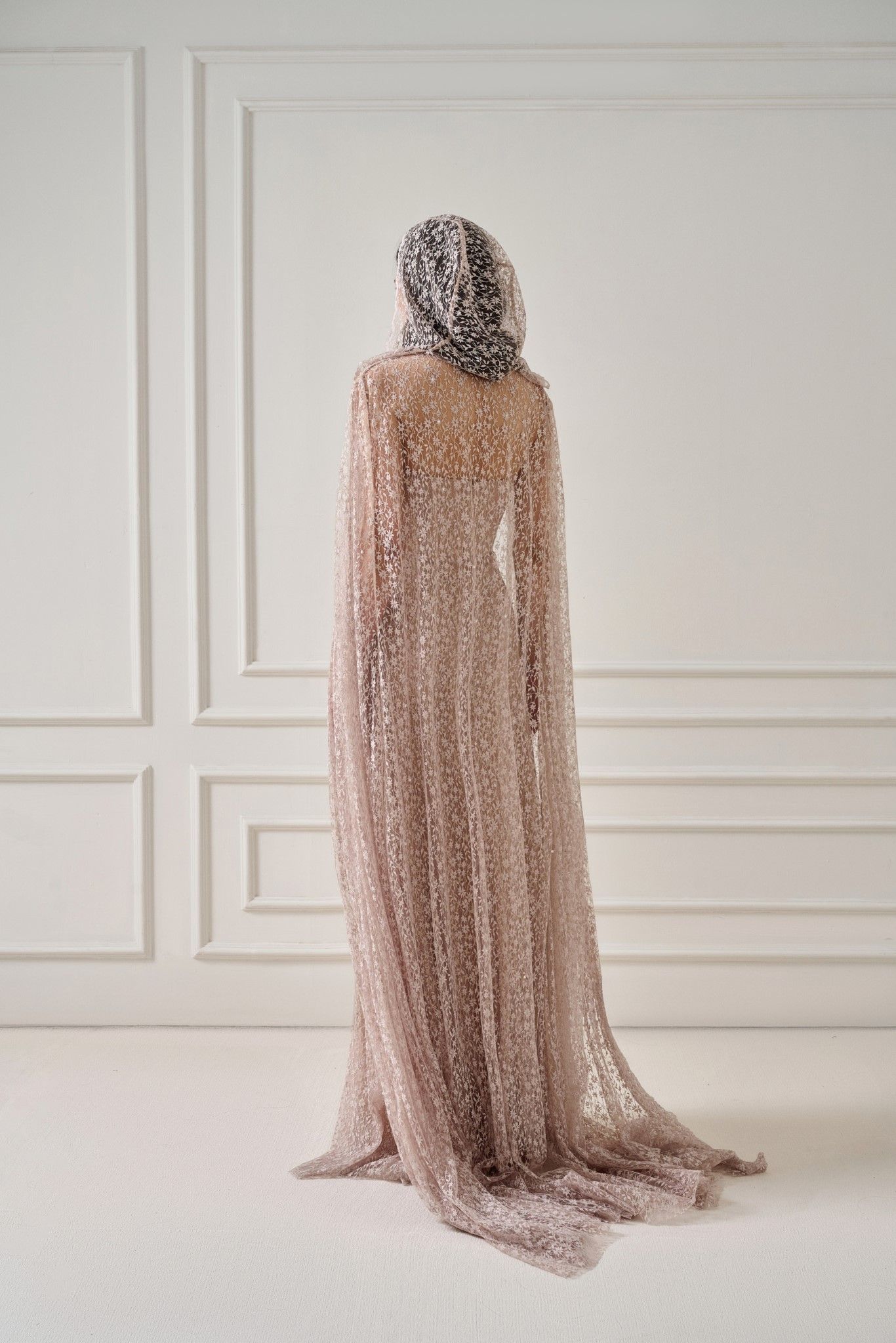LAURA AURORA LACE LONG CAPE
