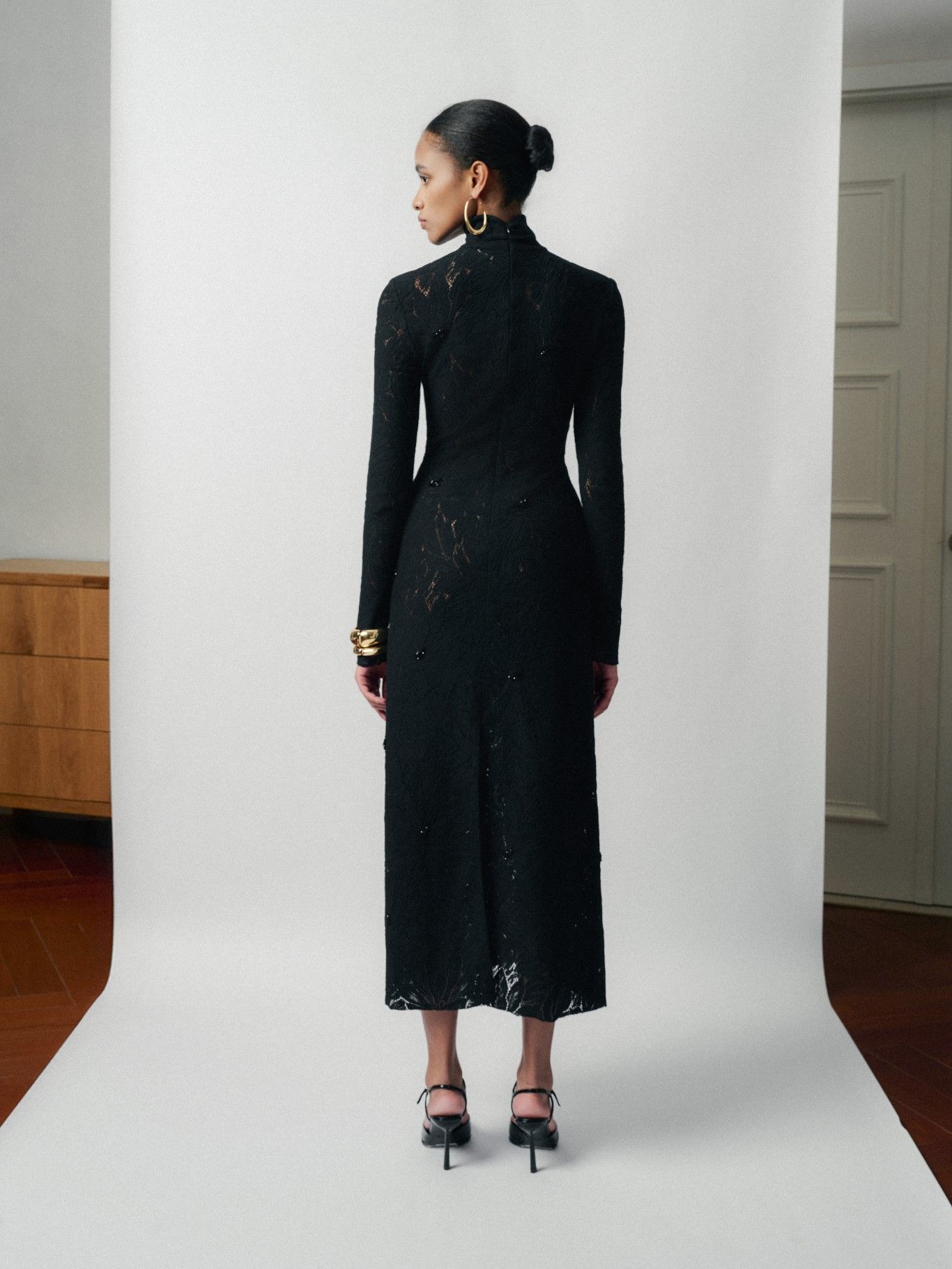 STELLA EMB LACE MIDI DRESS