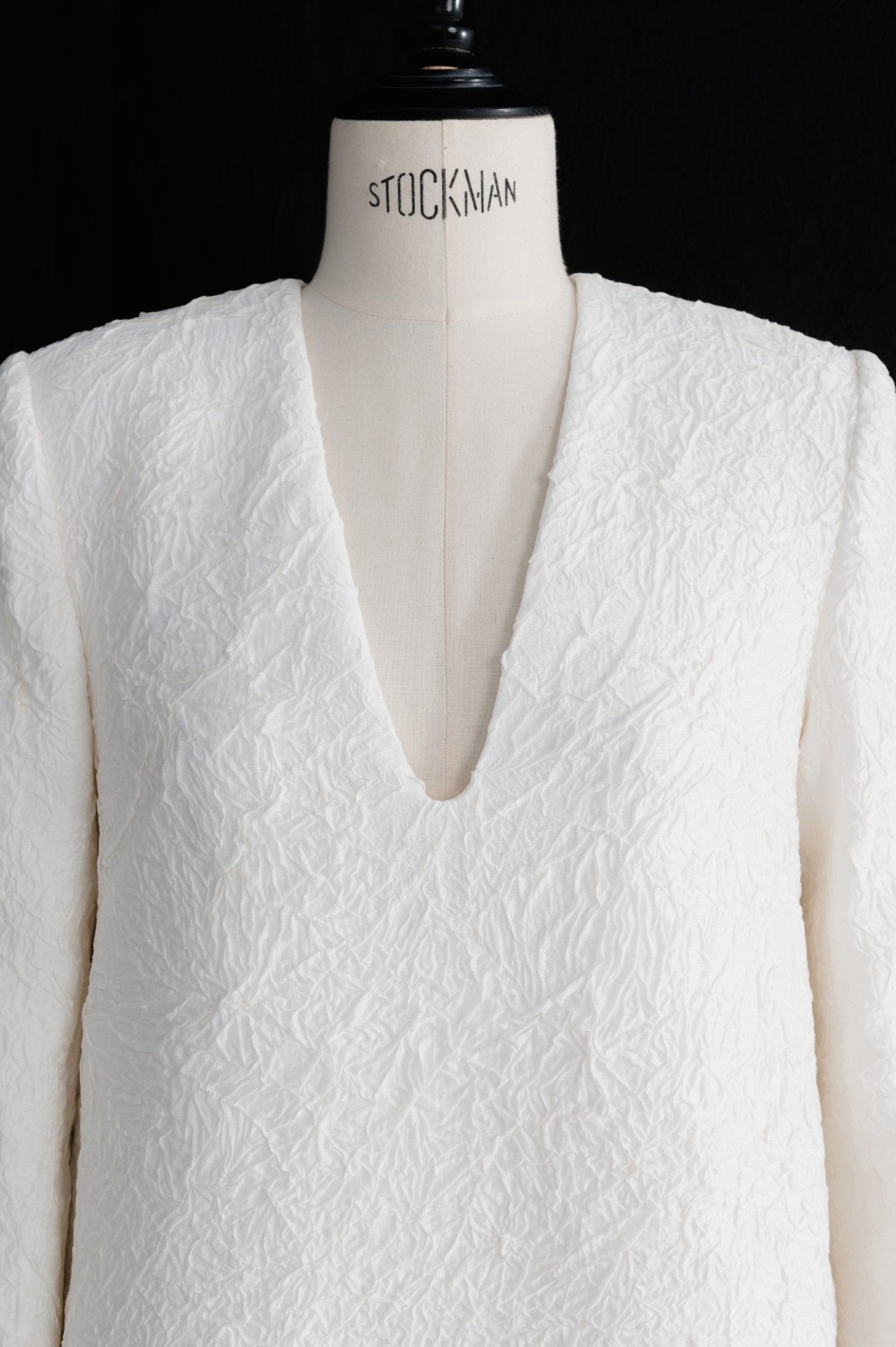 Đầm Suông Cổ V Tay Dài Nữ White Ant PHOEBE MINI DRESS 121700008.001