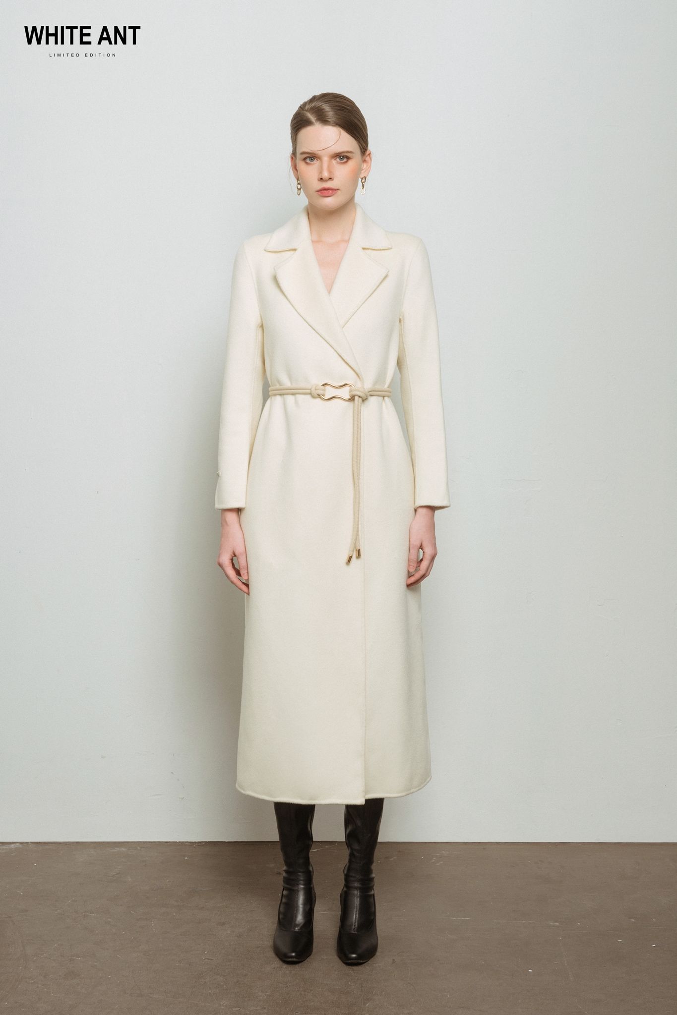 Măng Tô Dạ Lông Tơ Dê Khâu Tay 100% Nữ White Ant GAIA LONG COAT 150631001.002