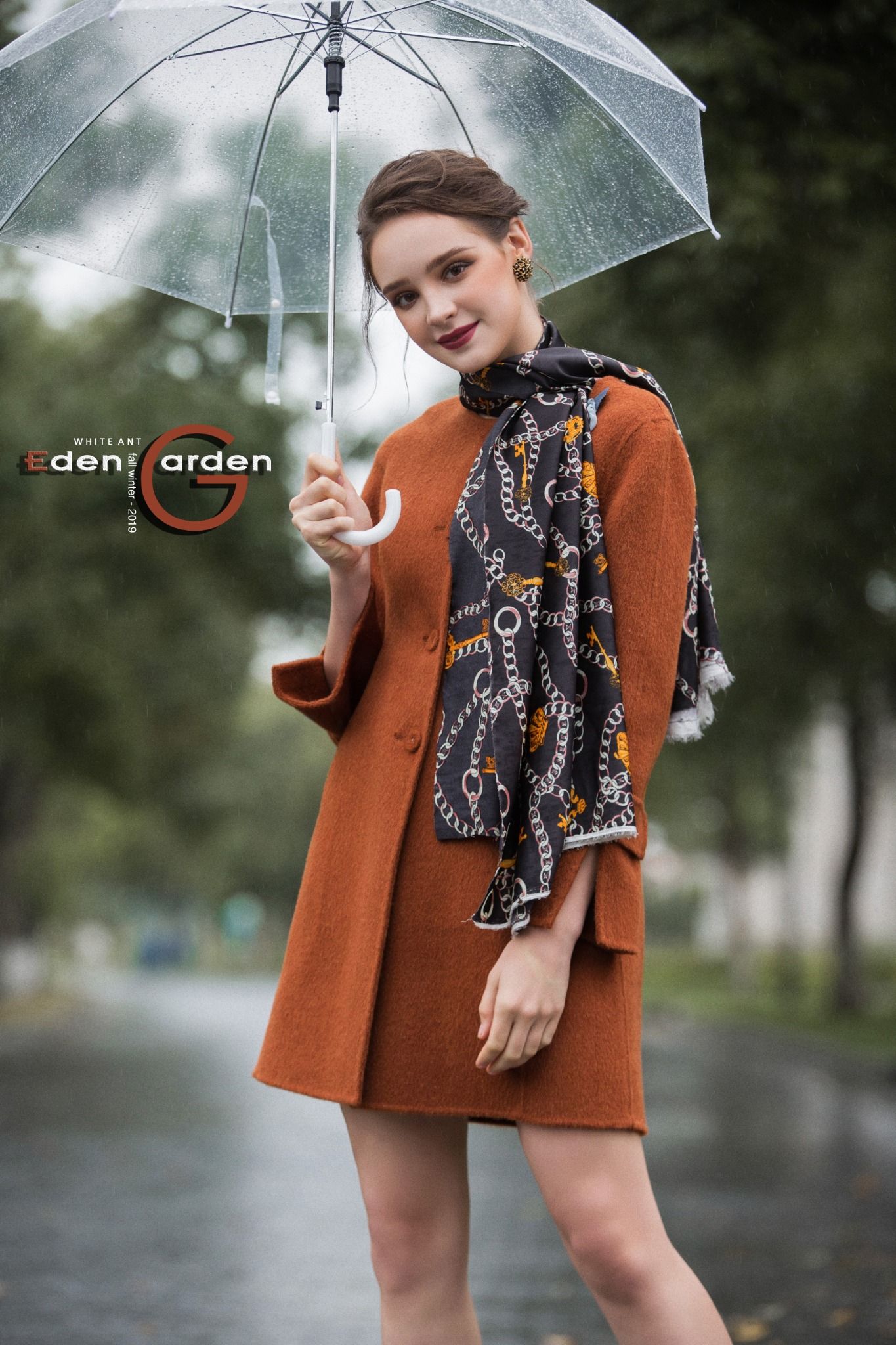 SHORT HAND STITCHES ROUND NECK COATS