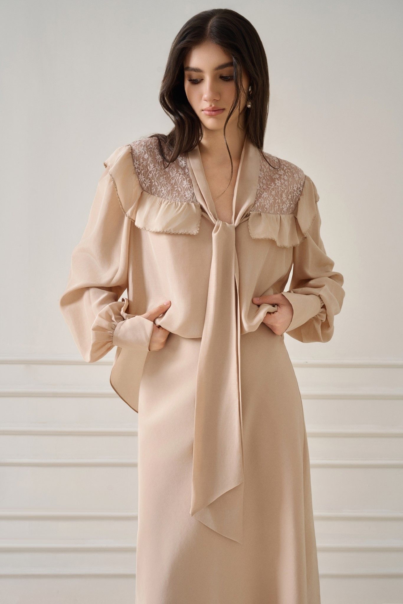 ZANA TIE-DETAIlLED RUFFLED BLOUSE