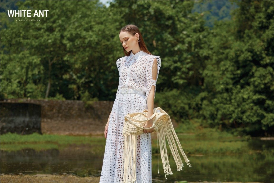 Chân Váy Xòe Ren Nữ White Ant MARINA LONG SKIRT 110100117.001