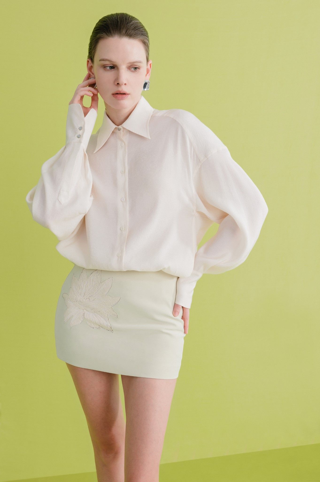 Chân Váy Cạp Trễ Phối Ren Nữ White Ant CELINA MINI SKIRT 111100012.002