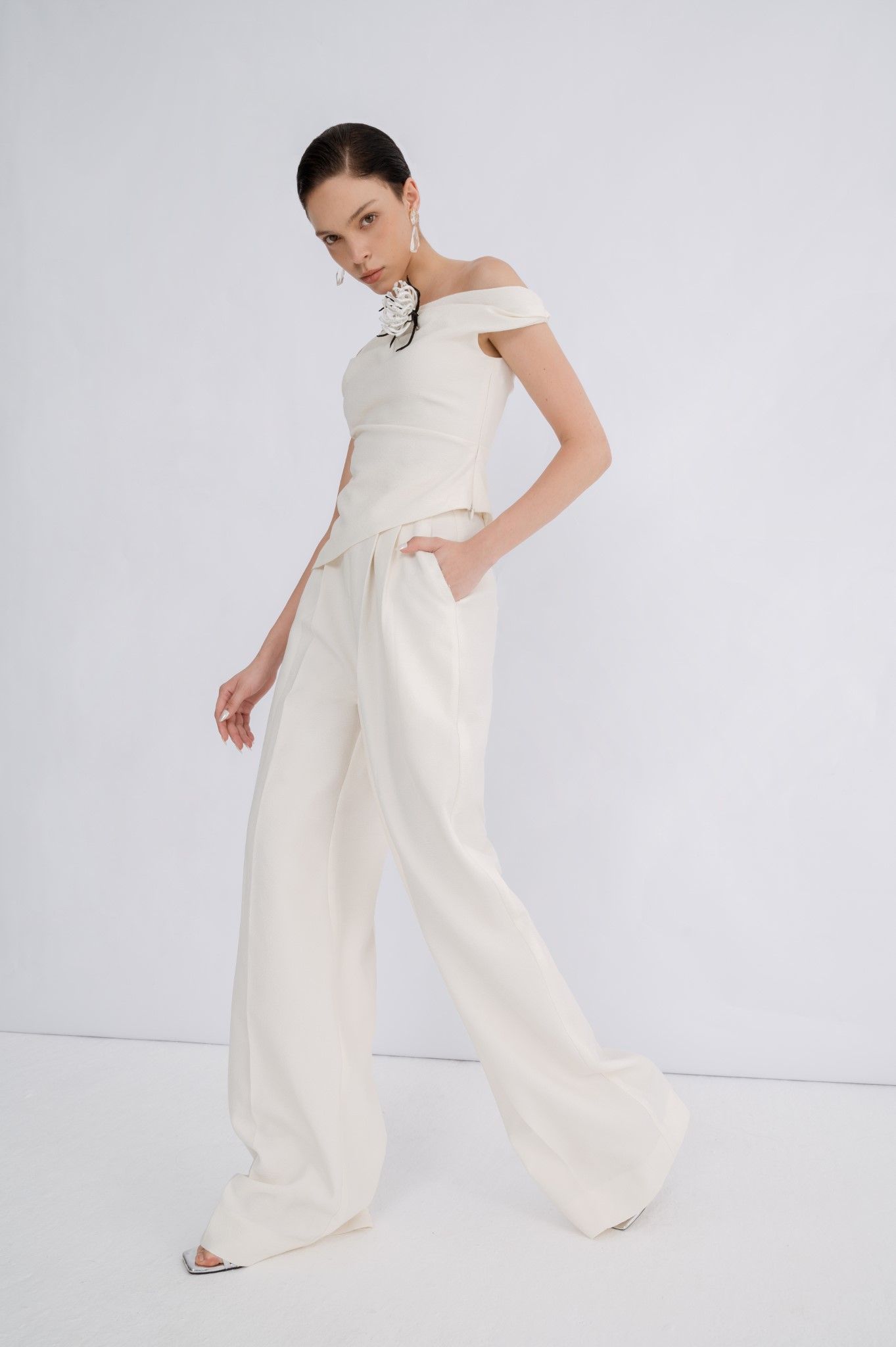 VIVIEN OFF- THE SHOULDER TOP