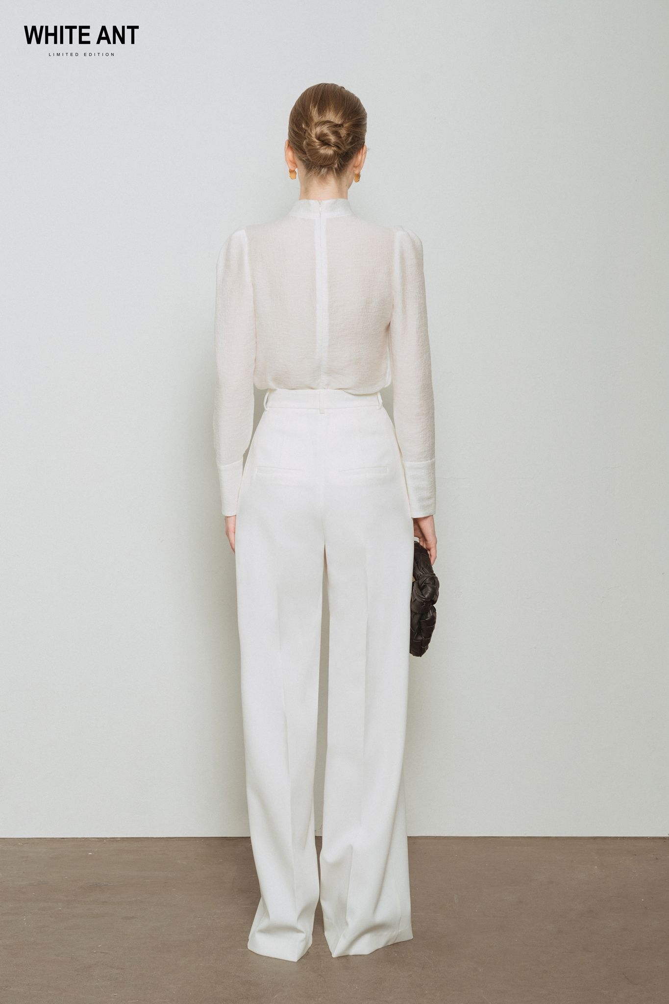 LEVI STRAIGHT LEG PANTS
