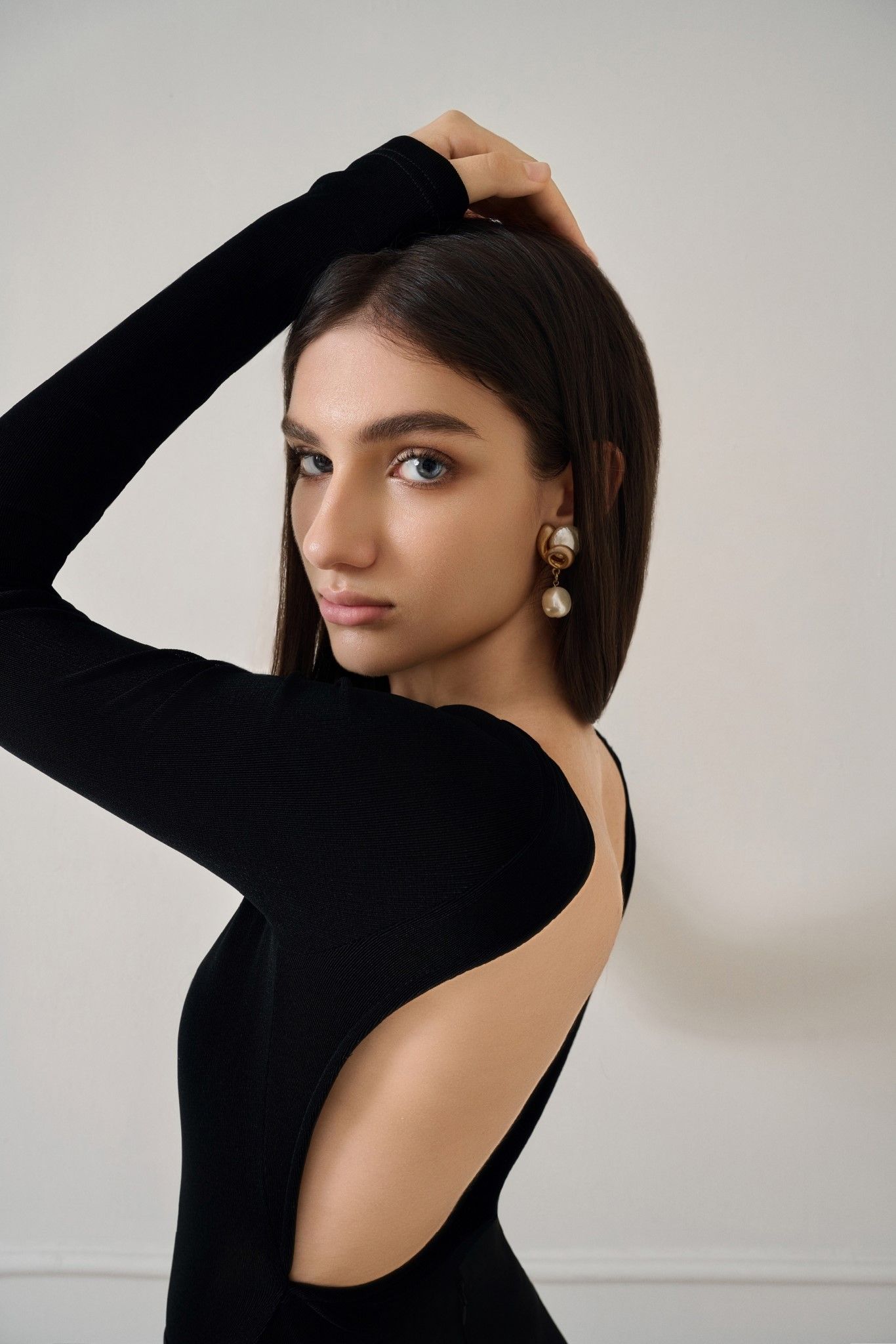 TAMARA BACKLESS LONG TOP