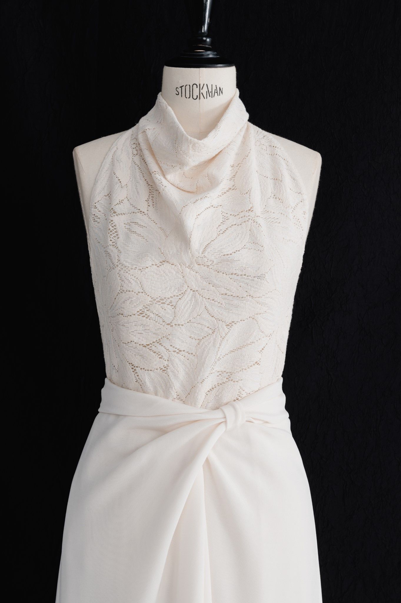 FARAH HALTER NECK TOP