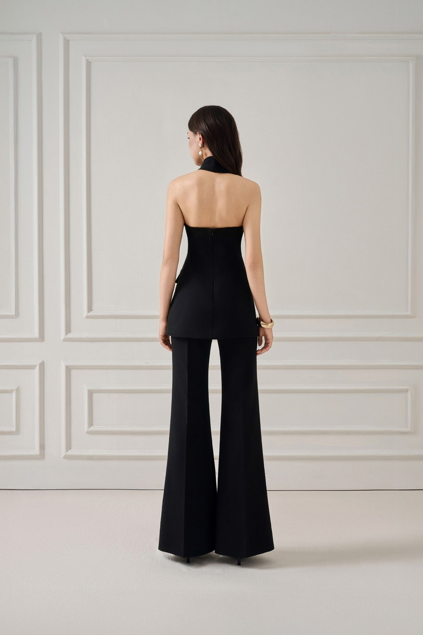 DARA TWISTED HALTERNECK TOP