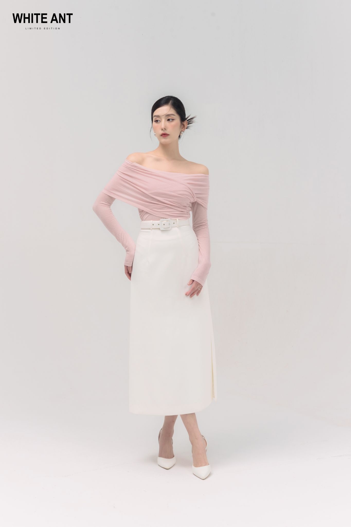 Chân Váy A Dáng Dài Xẻ Hông Nữ White Ant BEVIS MIDI SKIRT 110103008