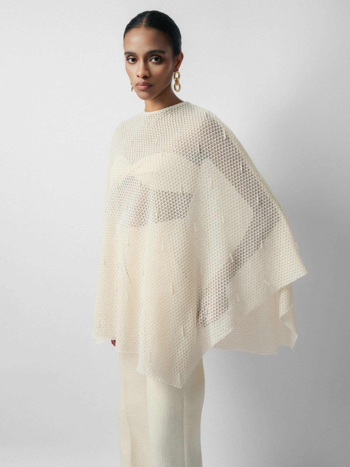 ORAN EMB LACE CAPE