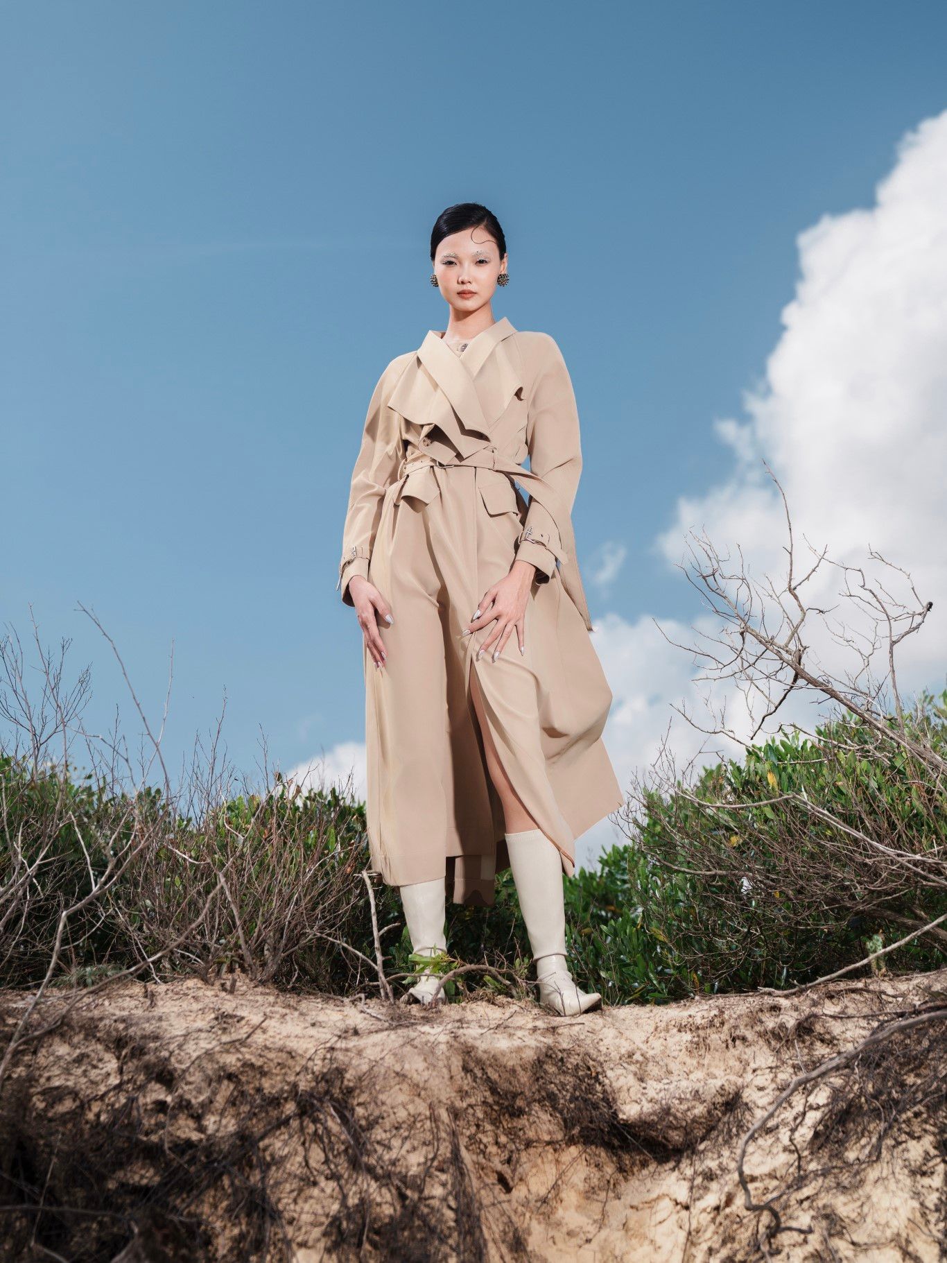 Áo Măng Tô Da Thuần Chay Vạt Cape Nữ WHITE ANT LYA BELTED TRENCH COAT 150700070.201