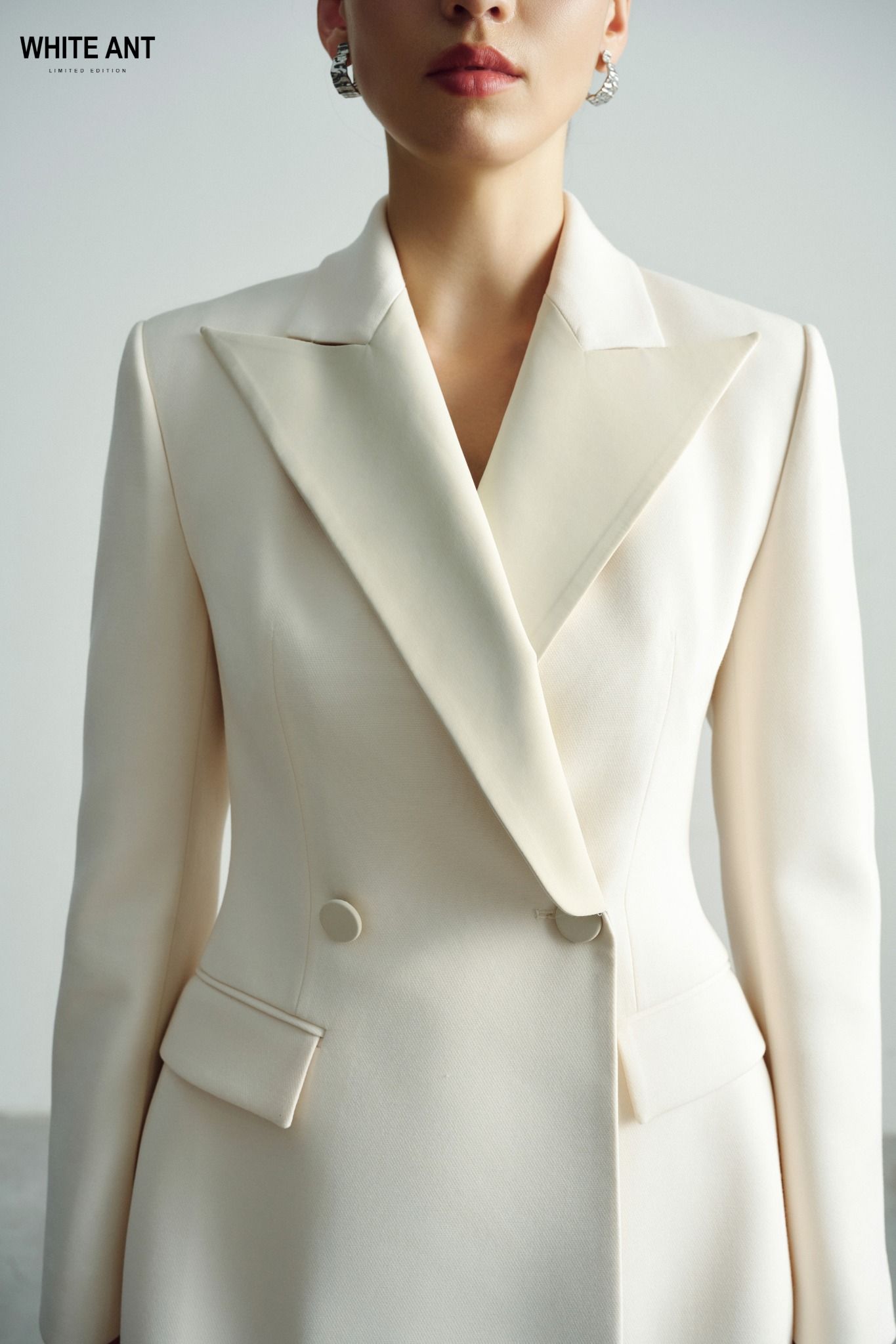 Áo Blazer Cổ Phối Da Thuần Chay Nữ White Ant AUDREY NOTCHED BLAZER 180200008