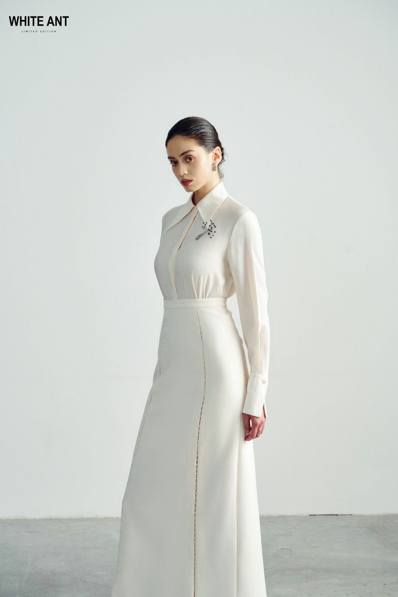 ELINA POINTED COLLAR SHIRT