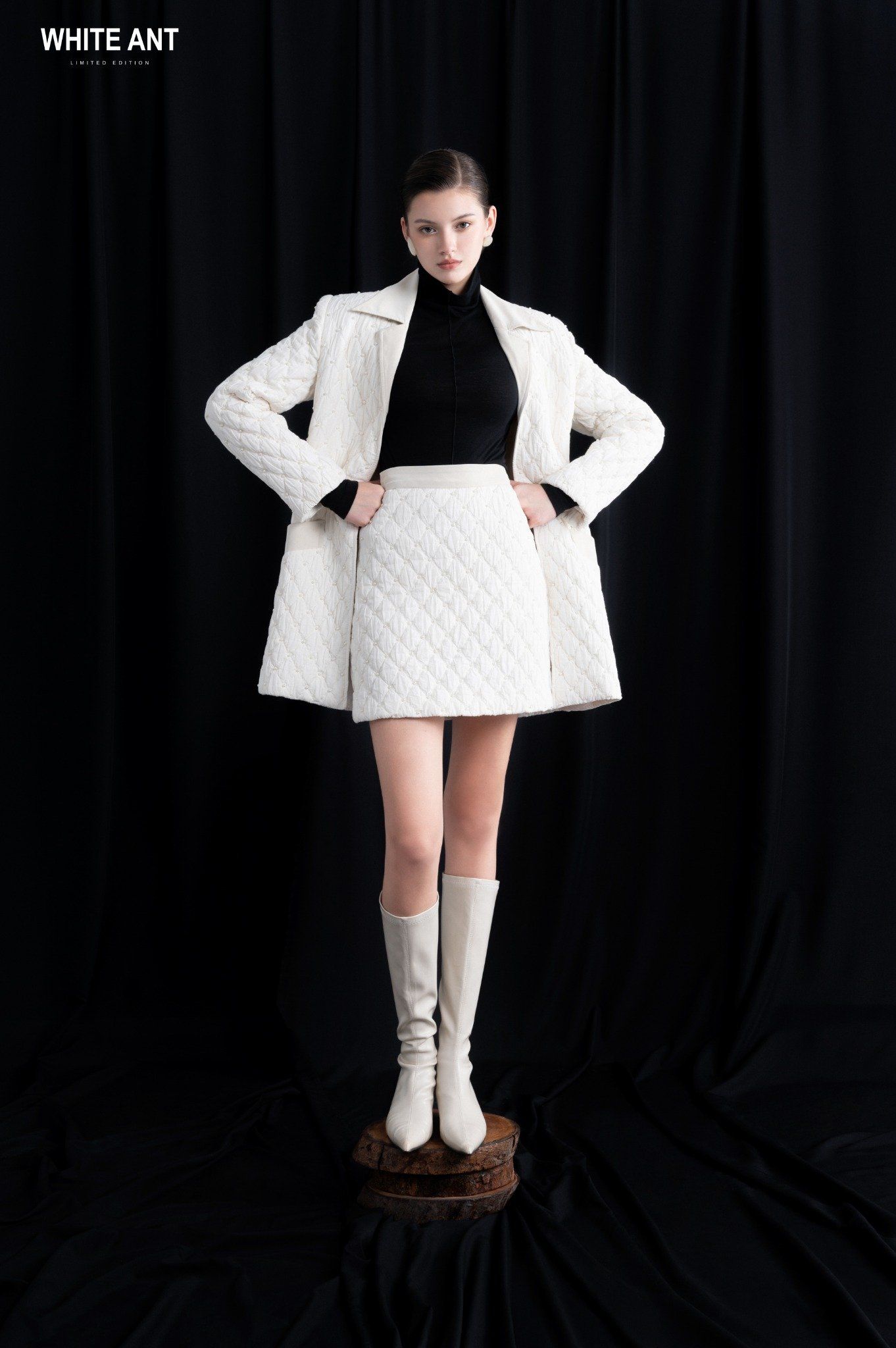 Áo Jacket Dáng Dài Cotton Organic Trần Bông Đính Kết Thủ Công Cườm Nữ WHITE ANT EARZA KNIT WOOL TOP 181100001.001