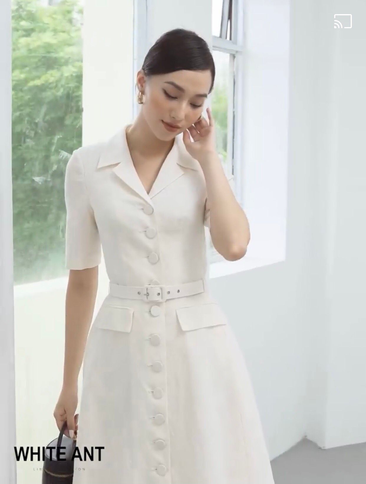 Đầm Sơ Mi Dáng A Xước Đen Nữ WhiteAnt  Saka Dress 120400008.001