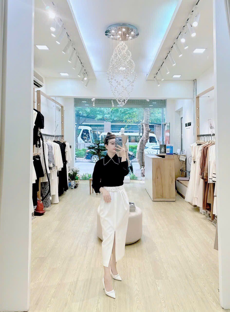EMERY ROUND COLLAR BLOUSE