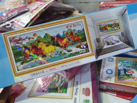 Tranh đính đá phong thuỷ Mã đáo thành công YN5431 150x77cm Tranh đính đá phong thuỷ Mã đáo thành công YN5431 150x77cm