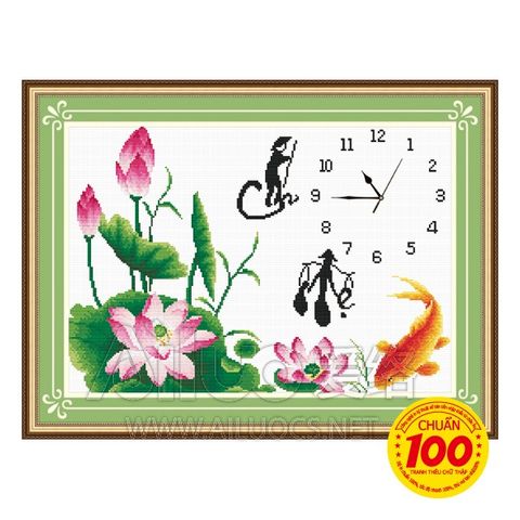 Tranh thêu chữ thập đồng hồ cha mẹ gánh gồng Sen cá chuẩn thêu hết Tranh thêu chữ thập đồng hồ cha mẹ gánh gồng Sen cá chuẩn thêu hết