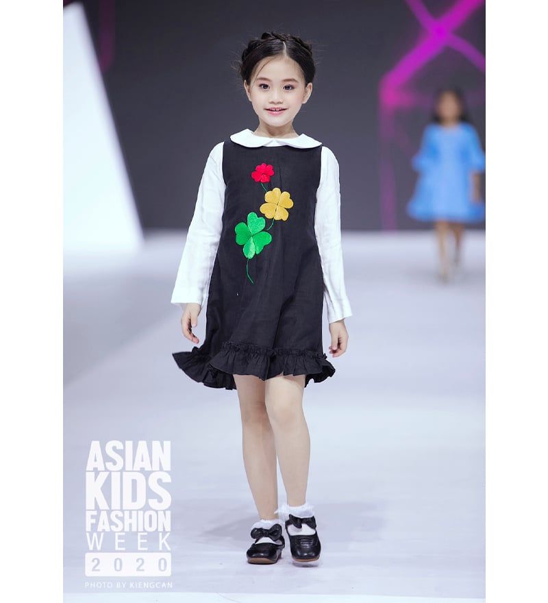 Đầm 2 in1(áo trắng+đầm đen)