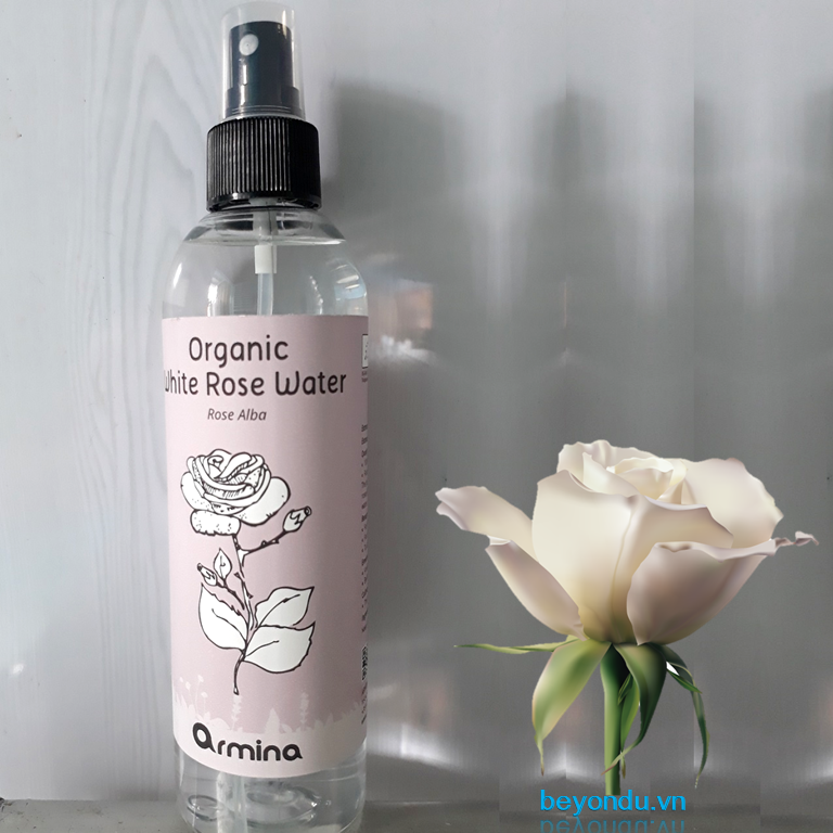 Nước hoa hồng trắng hữu cơ Armina Rosa Alba 250ml dạng xịt