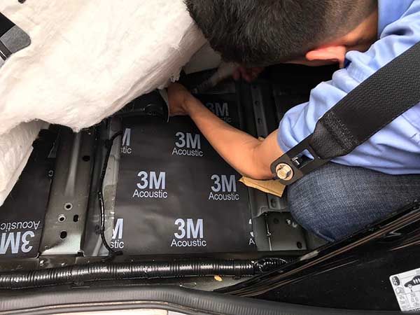 Dán chống ồn xe Mazda 3 vật liệu 3 lớp cao cấp