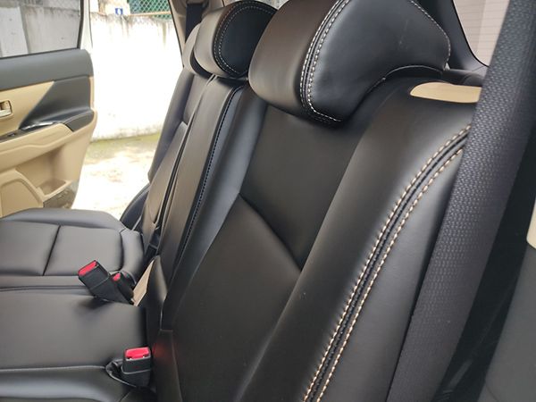 Bọc ghế da xe Mitsubishi Outlander