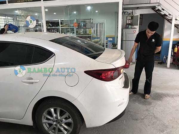 Cảm biến lùi steel mate cho Mazda 3 tiện lợi uy tín tại Hà Nội
