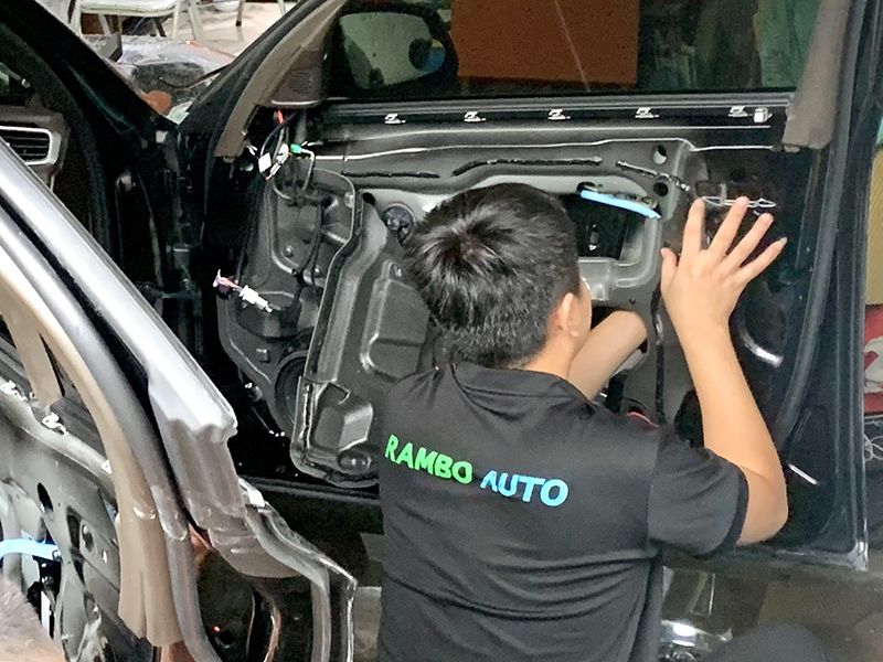 Độ Cửa Hít Jootoon Xe Vinfast Lux A - Rambo Auto