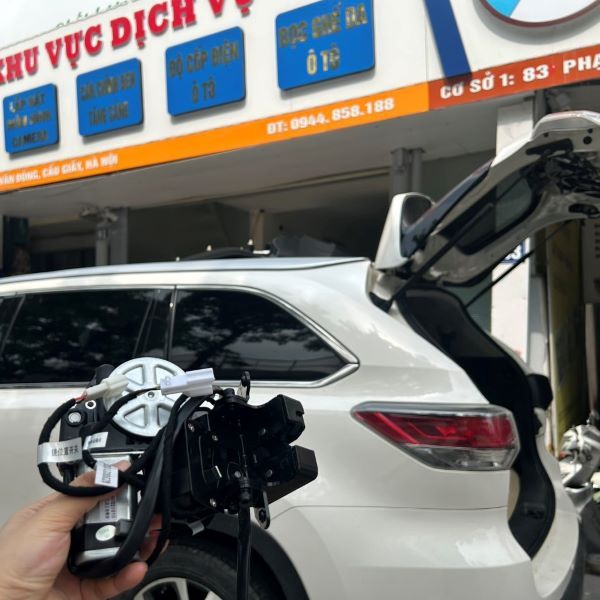 Cốp điện tự động xe Toyota Highlander