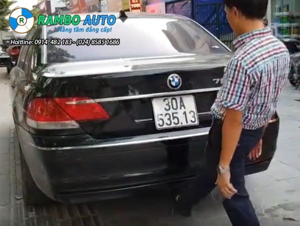 Lắp Đá Chân Cho Cốp Điện Xe BMW 750 LI