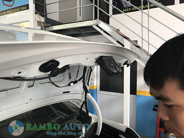 Độ cốp điện tự động BMW 528i mới nhất tại Rambo Lạc Long Quân