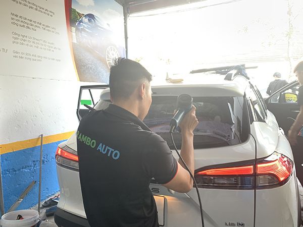 Dán phim cách nhiệt chống nóng Toyota Cross 2021 || Rambo Auto