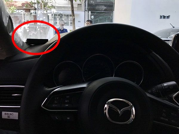 Bộ hiển thị tốc độ trên kính lái Mazda CX5