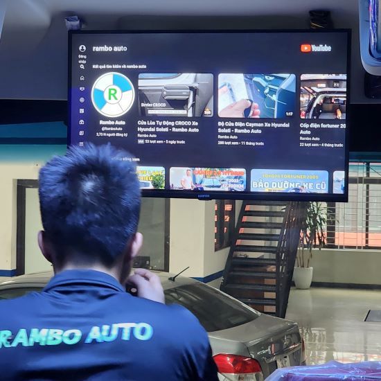 Lắp màn hình tivi cho xe Samco Isuzu mới nhất