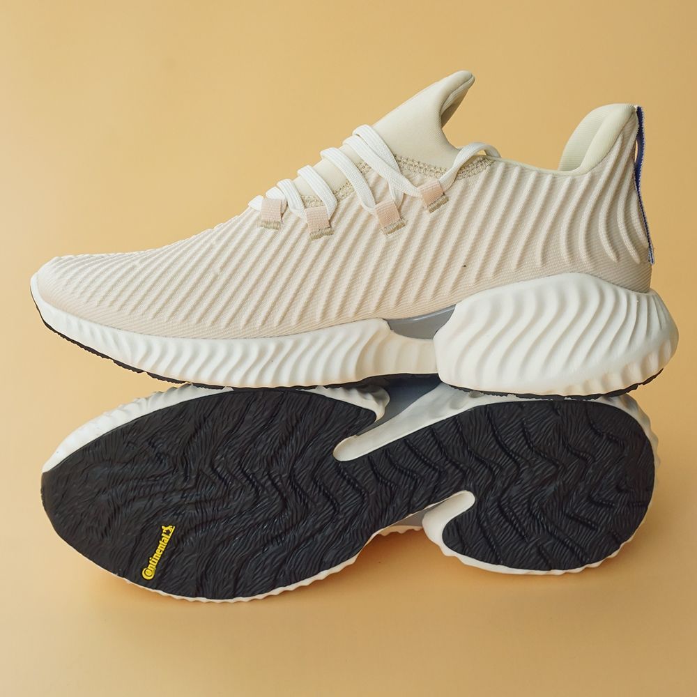  Giày Alphabounce Instinct Kem 