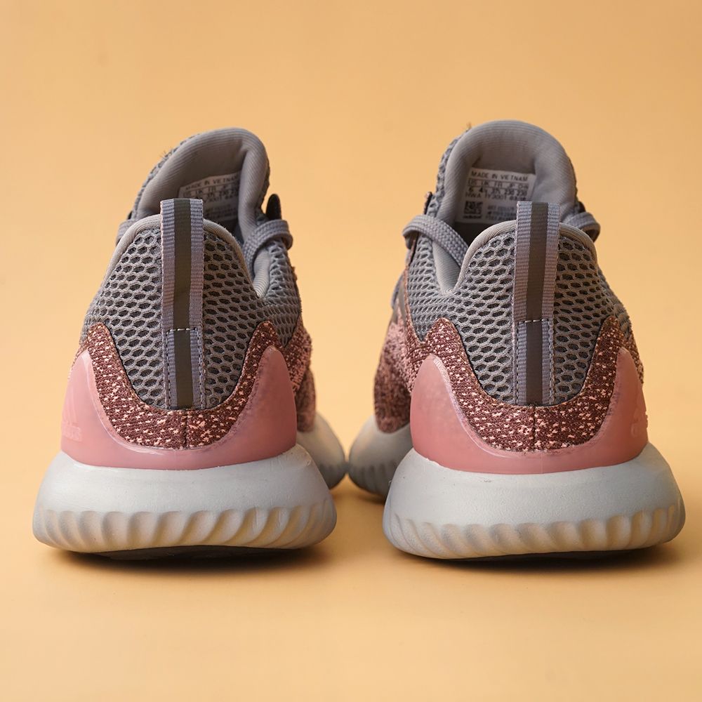Alphabounce Beyond Hồng