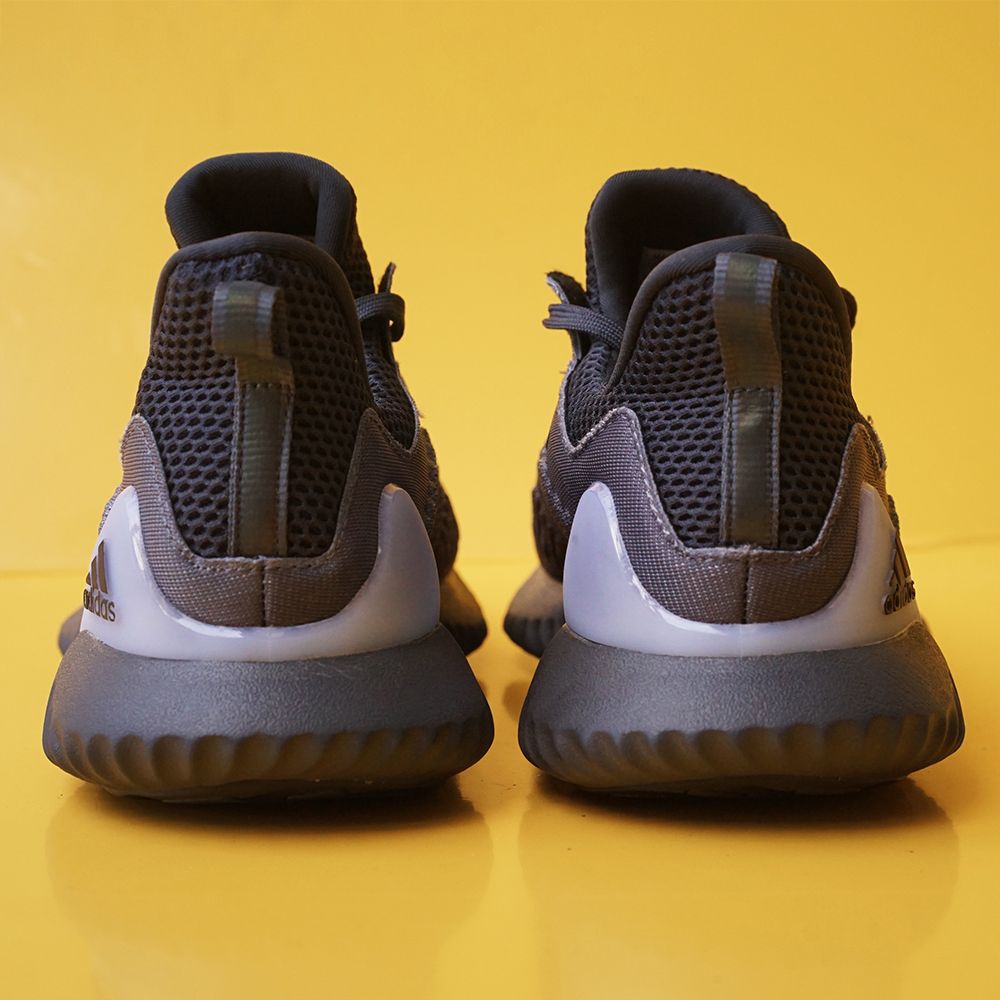 Giày Alphabounce Beyond Đen Xám